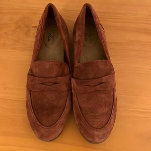 Clarks Suede brownish orange loafers